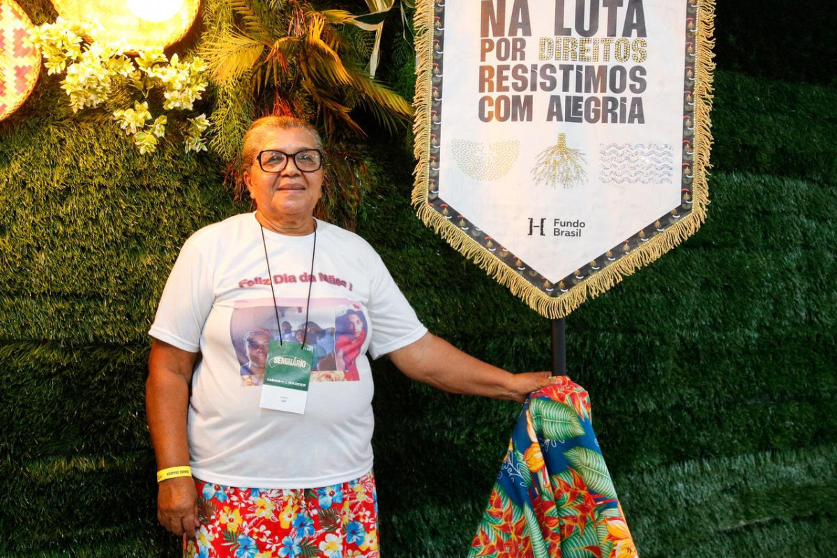 Joana Rodrigues, de 69 anos, coordenadora estadual da articulação da Colônia de Pescadoras de Itapissuma (Foto: Marina Torres/DP Foto)