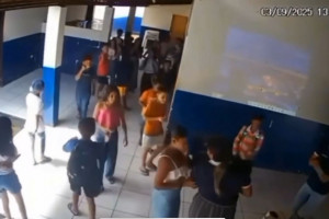 Alícia foi espancada no banheiro da escola