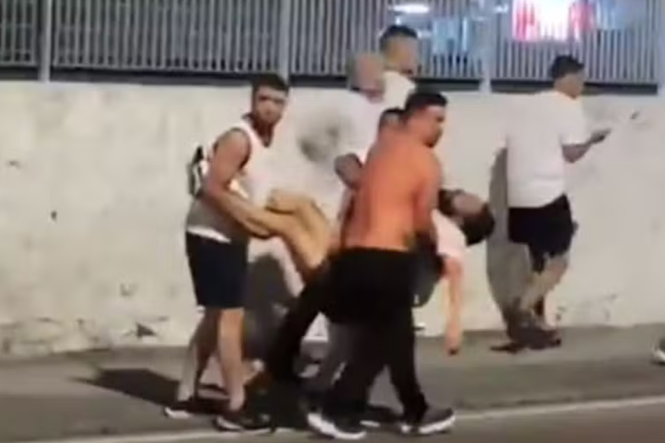 Torcedor do Vasco é baleado em confronto de torcidas/Reprodução