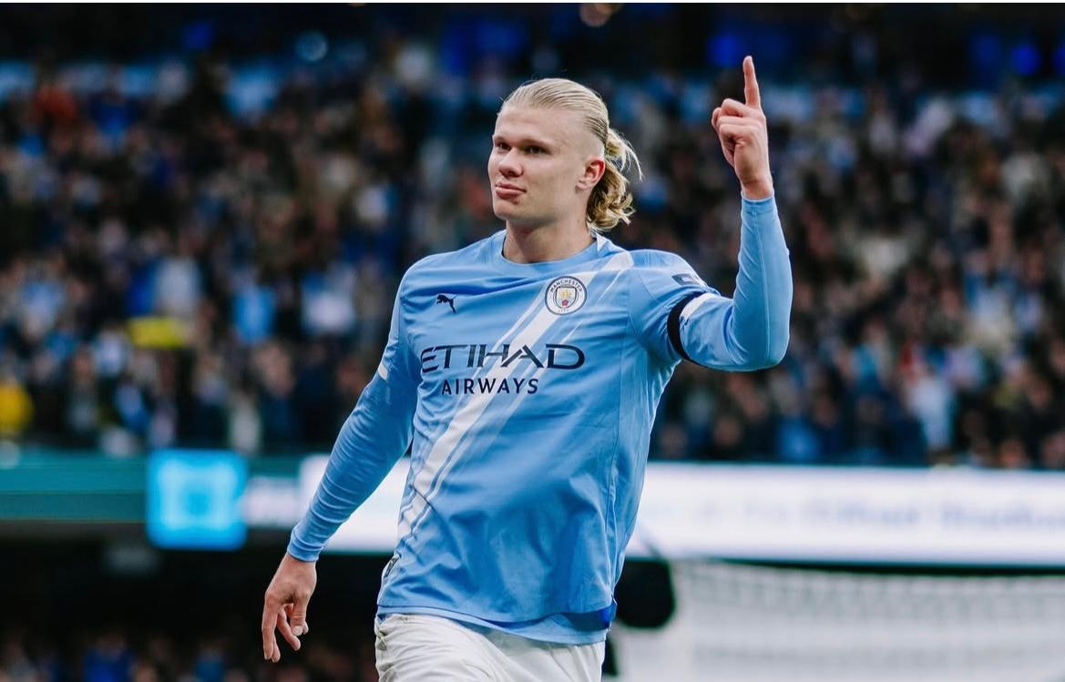 Haaland fez dois gols no clássico (Manchester City/Divulgação) Haaland fez dois gols no clássico /Manchester City/Divulgação
