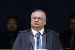Dino manda governo suspender repasses de emendas com 'indícios de crimes' e notifica PF
