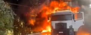 Caminhão pega fogo na BR-101, em Igarassu (Foto: Reprodução)
