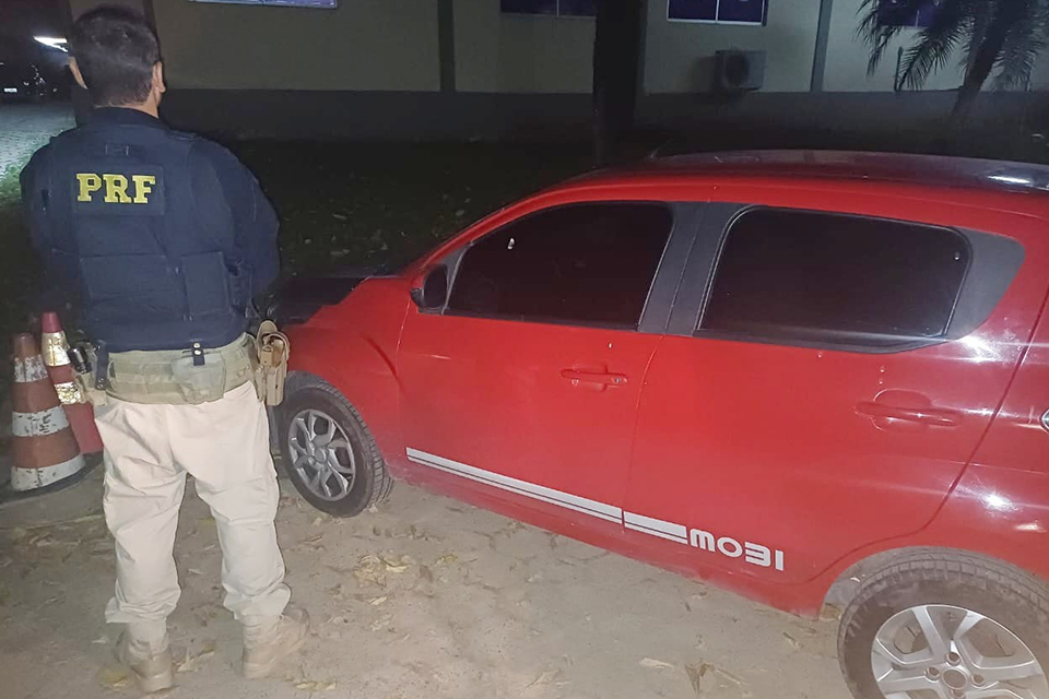 Blitz de rotina em Água Preta identificou procurado pela Justiça (DIVULGAÇÃO/PRF) Blitz de rotina em Água Preta identificou procurado pela Justiça/DIVULGAÇÃO/PRF