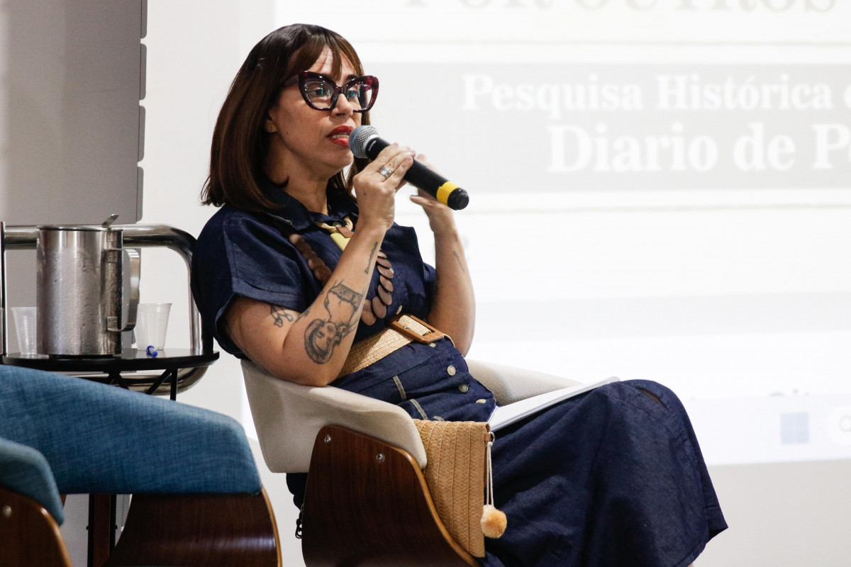 Evento sobre a pesquisa histórica e o bicentenário do Diario de Pernambuco, com a historiadora Vanessa Sial (Foto: Marina Torres/DP)