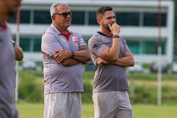 Hélio e Guilherme dos Anjos em treinamento pelo Náutico (Gabriel França / CNC)
