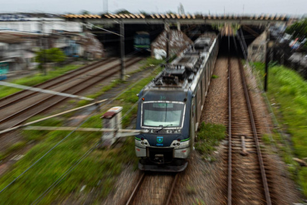 Com relação à garantia dos empregos dos metroviários, Raquel afirmou que o Governo Federal não demitirá ninguém. 
 (Foto: Rafael Vieira / DP Fotos)