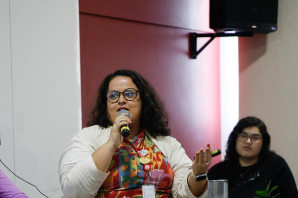 Evento sobre a pesquisa histórica e o bicentenário do Diario de Pernambuco com a professora Lídia Santos (Foto: Marina Torres/DP)