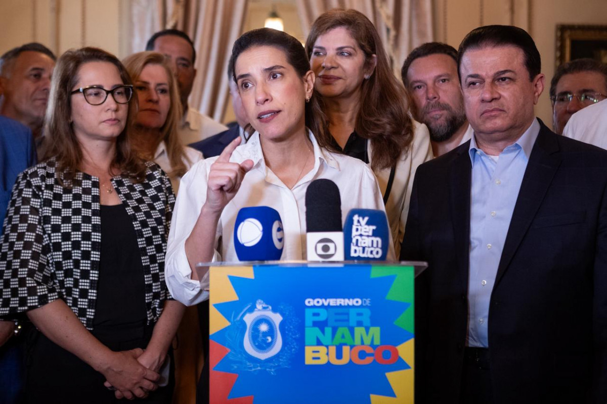 Ato de sanção do empréstimo foi assinado pela governadora Raquel Lyra nesta terça-feira (16)/Foto: Rafael Vieira/DP Foto