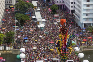 O Galo da Madrugada foi idealizado numa reunião familiar em 1978. Os primeiros componentes tinham por objetivo resgatar o Carnaval de rua do Recife.
