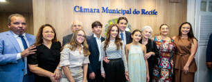 Ministro Silvio Costa Filho recebe Medalha de Mérito José Mariano (Foto: Crsyli Viana/DP Foto)