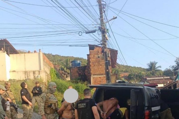 A ação resultou na expedição de sete mandados de prisão e 14 mandados de busca e apreensão (Foto: Divulgação/ PCPE)