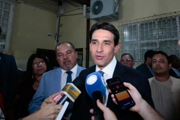 Ministro Silvio Costa Filho recebe homenagem  (Foto: Crsyli Viana/DP Foto)