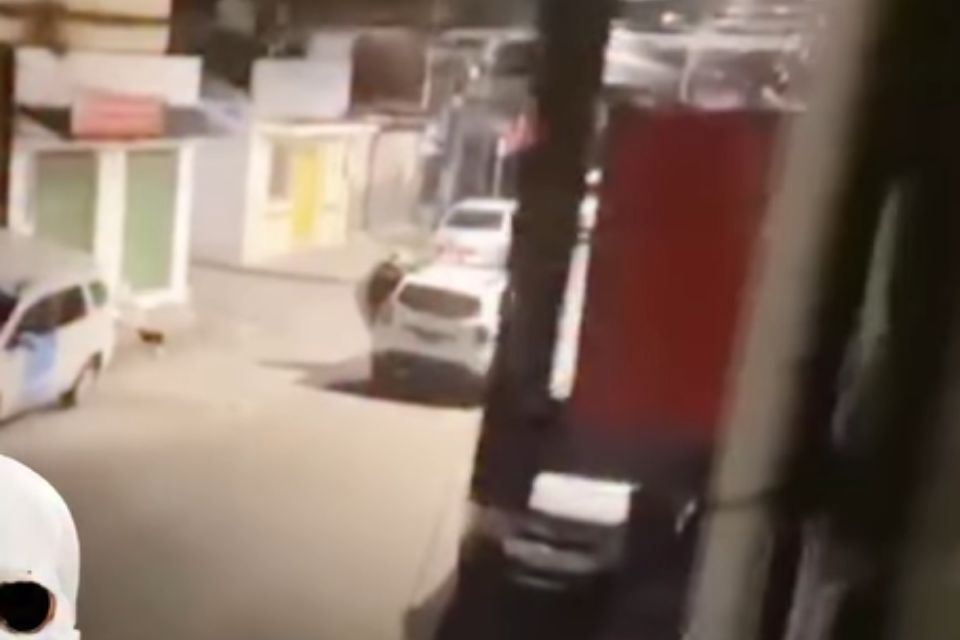 Noite de terror no Alto José do Pinho: tiroteio assusta moradores e deixa um ferido
/reprodução/redes sociais 