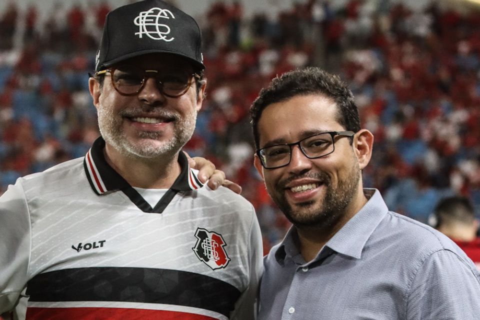 Presidente do Santa Cruz, Bruno Rodigues, e o CEO da Transição, Pedro Henriques/Evelyn Victoria/SCFC