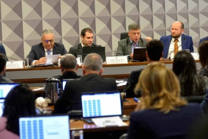 clima tenso começou após a parlamentar questionar a postura do relator durante a condução dos trabalhos (Ed Alves/CB) clima tenso começou após a parlamentar questionar a postura do relator durante a condução dos trabalhos/Ed Alves/CB