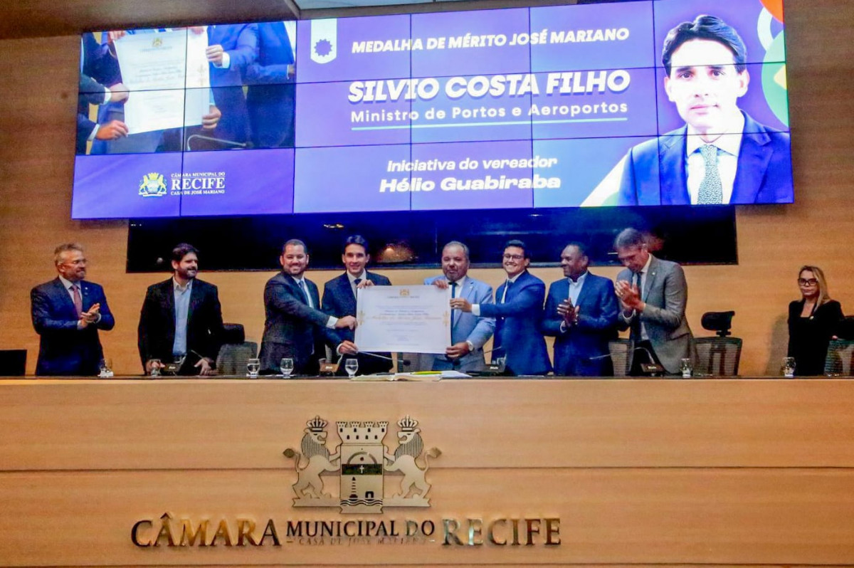 Ministro Silvio Costa Filho recebe Medalha de Mérito José Mariano/Foto: Crsyli Viana/DP Foto