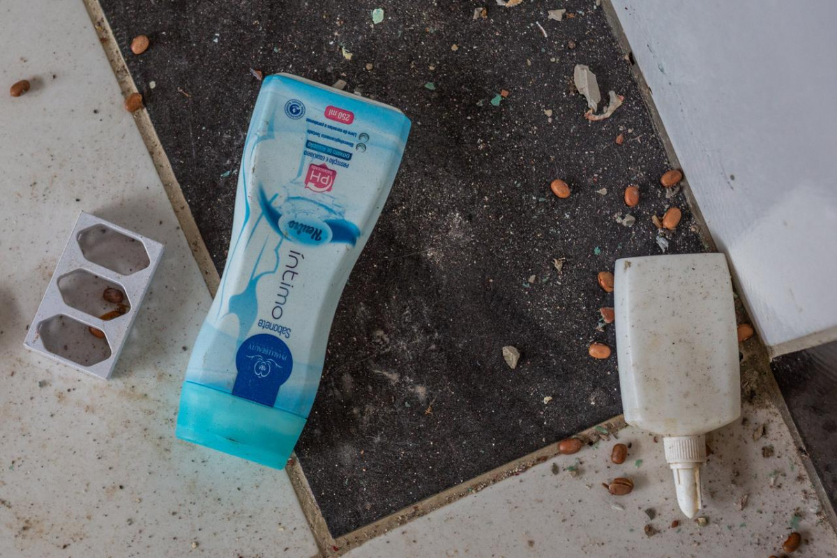 Itens encontrados no dia da demolição da Penitenciária Barreto Campelo  (Foto: Rafael Vieira/DP Foto)