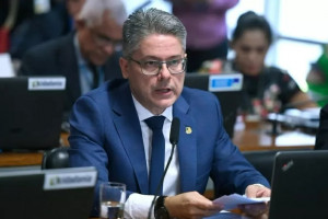 Senador Alessandro Vieira (MDB-SE)
