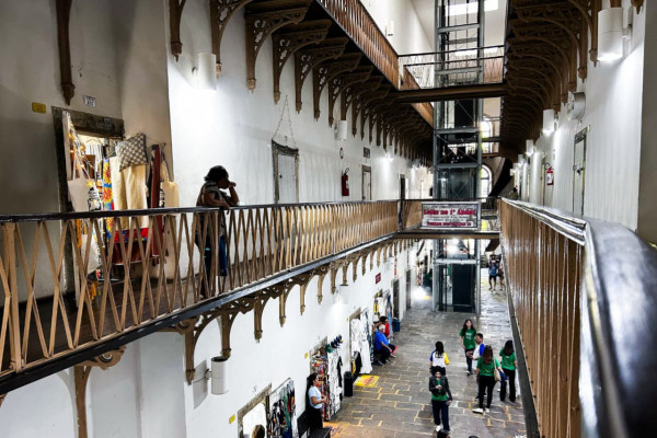 Casa da Cultura atrai turistas de diversos locais do mundo (Foto: Adelmo Lucena/DP)