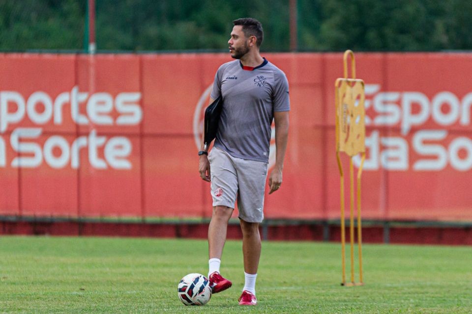 Guilherme dos Anjos, auxiliar técnico do Náutico/Gabriel França / CNC