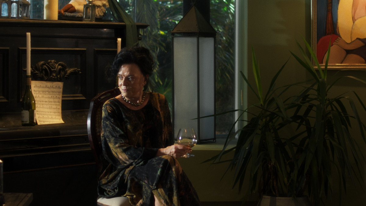 Clarisse Abujamra é um dos principais nomes do longa (Foto: Petrus Cariry/Divulgação)