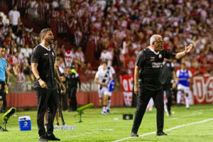 Técnico do Náutico, Hélio dos Anjos, e auxiliar Guilherme dos Anjos