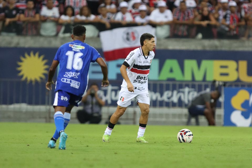 Geovany, atacante do Santa Cruz/Evelyn Victoria/SCFC