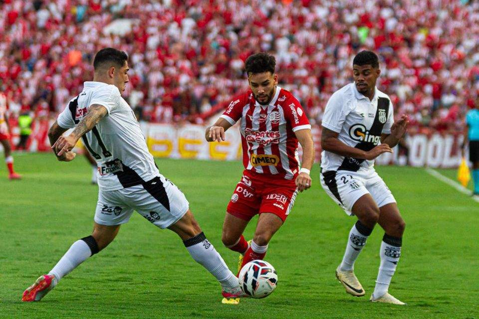 Náutico x Ponte Preta, em partida realizada nos Aflitos (Gabriel França / CNC) Náutico x Ponte Preta, em partida realizada nos Aflitos/Gabriel França / CNC