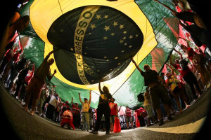 Protestos contra anistia e PEC da Blindagem foram mobilizados pela esquerda no Brasil