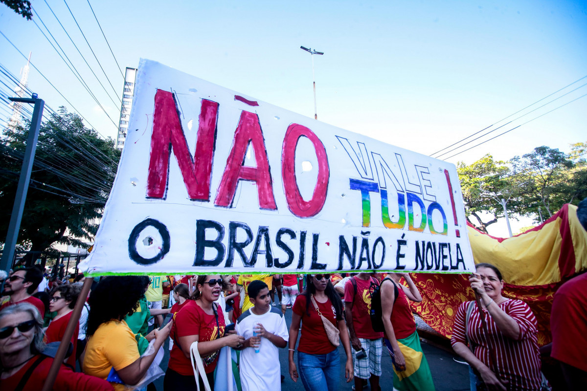 No Recife, milhares de pessoas se reúnem para protestar contra a PEC da Blindagem e a anistia aos golpistas (Crysli Viana/DP Fotos)