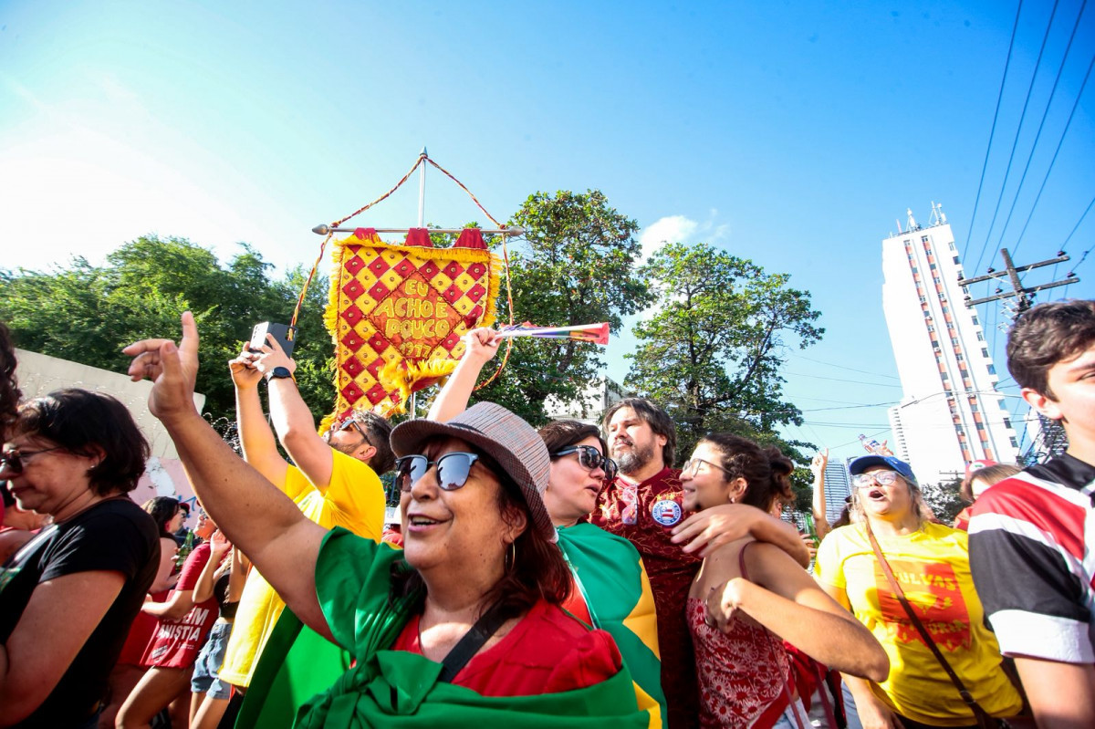 No Recife, milhares de pessoas se reúnem para protestar contra a PEC da Blindagem e a anistia aos golpistas (Crysli Viana/DP Fotos)