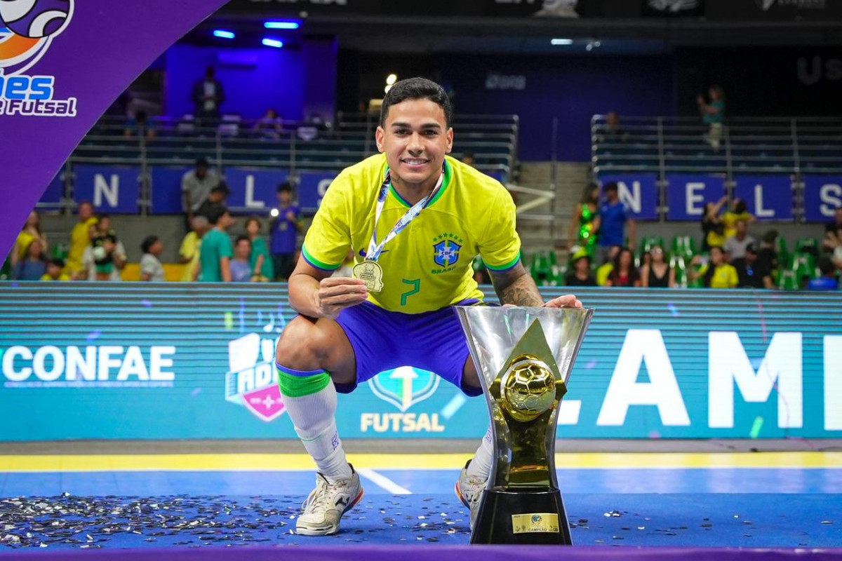 Pernambucano Cléber André, ala da Seleção Brasileira de Futsal (Divulgação) Pernambucano Cléber André, ala da Seleção Brasileira de Futsal/Divulgação