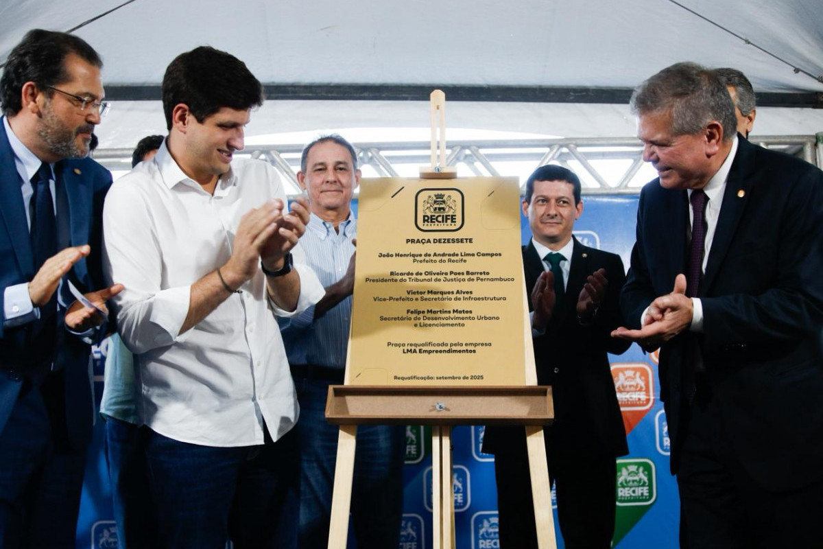 Entrega da Praça Dezessete (Foto: Marina Torres/DP Foto)