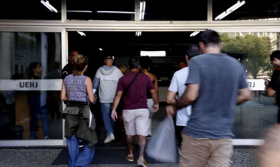 Com base nas manifestações de interesse dos candidatos, as novas listas de espera por vagas da primeira edição do CNU serão divulgadas pelo Ministério da Gestão até 10 de outubro/Foto: Tânia Rêgo/Agência Brasil