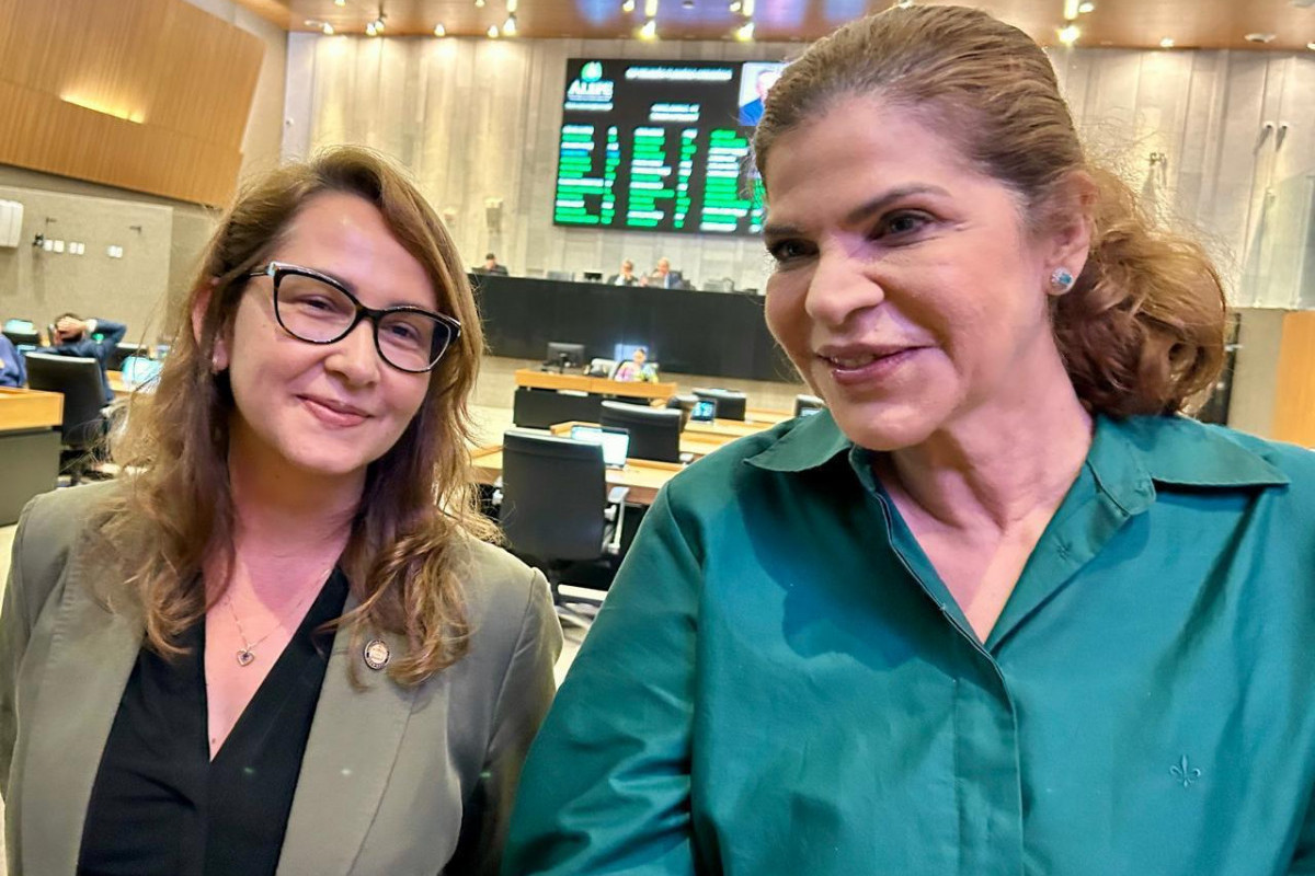Líder do Governo, Socorro Pimentel (UB), e deputada estadual Débora Almeida (PSDB)/Foto: Blog Dantas Barreto