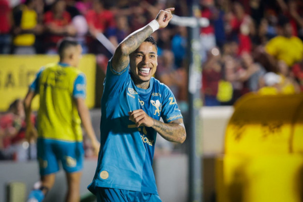 Matheusinho, atacante do Sport