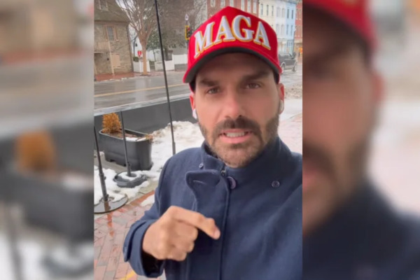 Morandos nos Estados Unidos, Eduardo Bolsonaro tem atuado para pressionar as autoridades brasileiras a realizar uma anistia para o ex-presidente Jair Bolsonaro, condenado a 27 anos de prisão por tentativa de golpe de Estado/(crédito: Reprodução/Instagram @bolsonarosp)