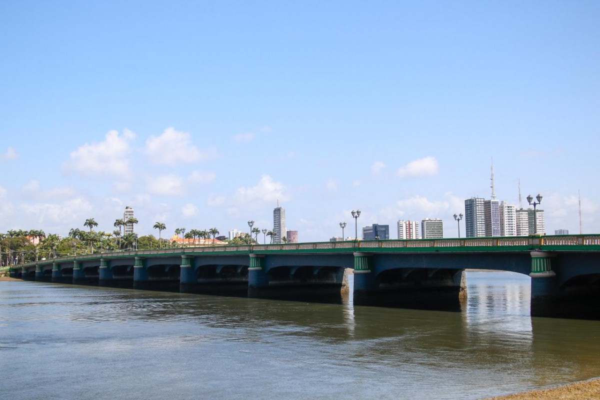 Segundo a recomendação, a Emlurb deve parar imediatamente as novas intervenções sem anuência, suspender as licenças e autorizações irregulares e regularizar as obras já realizadas. 
/Foto: Marina Torres / DP Fotos