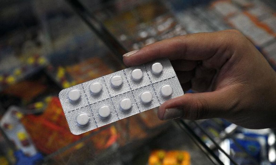 Medicamento/Fábio Pozzebom/Agência Brasil