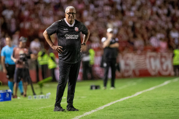 Hélio dos Anjos, técnico do Náutico