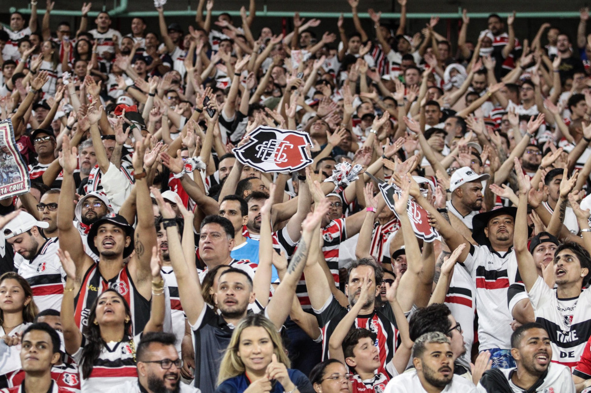 Torcida do Santa Cruz/Evelyn Victoria/SCFC