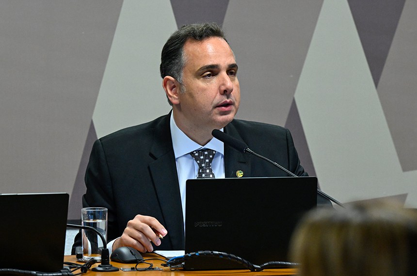 
O presidente da comissão, Rodrigo Pacheco, foi quem apresentou o projeto de lei que promove a revisão do Código Civil (Marcos Oliveira/Agência Senado)