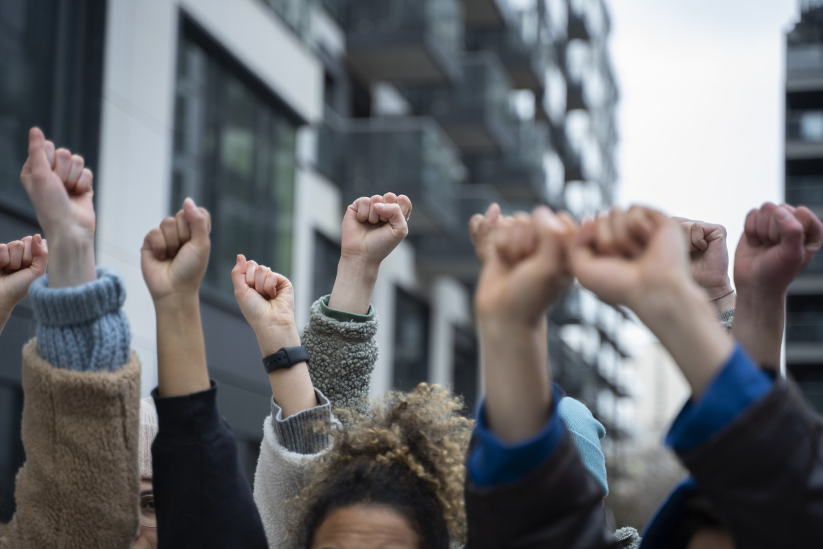 Os direitos sociais, ao contrário dos direitos civis e políticos, dependem da atuação ativa do Estado/Foto: Freepik