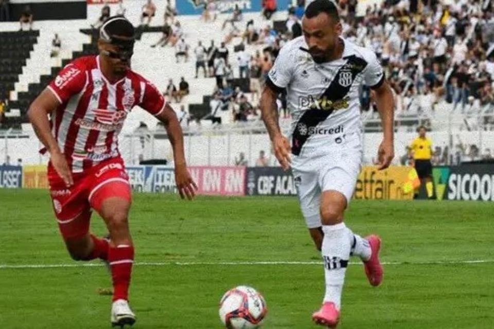 Jogo entre Ponte Preta x Náutico no Moisés Lucarelli/Divulgação / Náutico