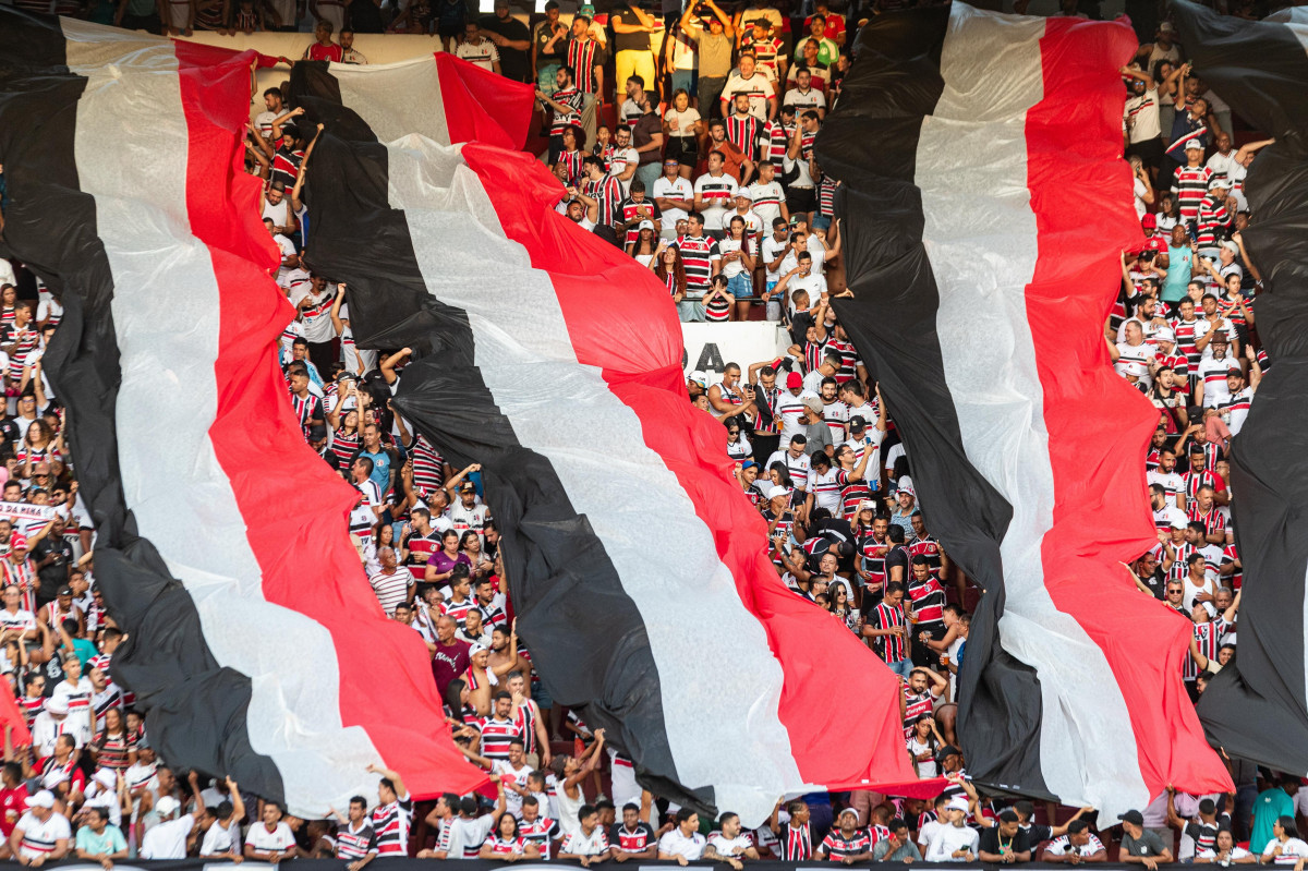 Torcida do Santa Cruz/Rafael Vieira