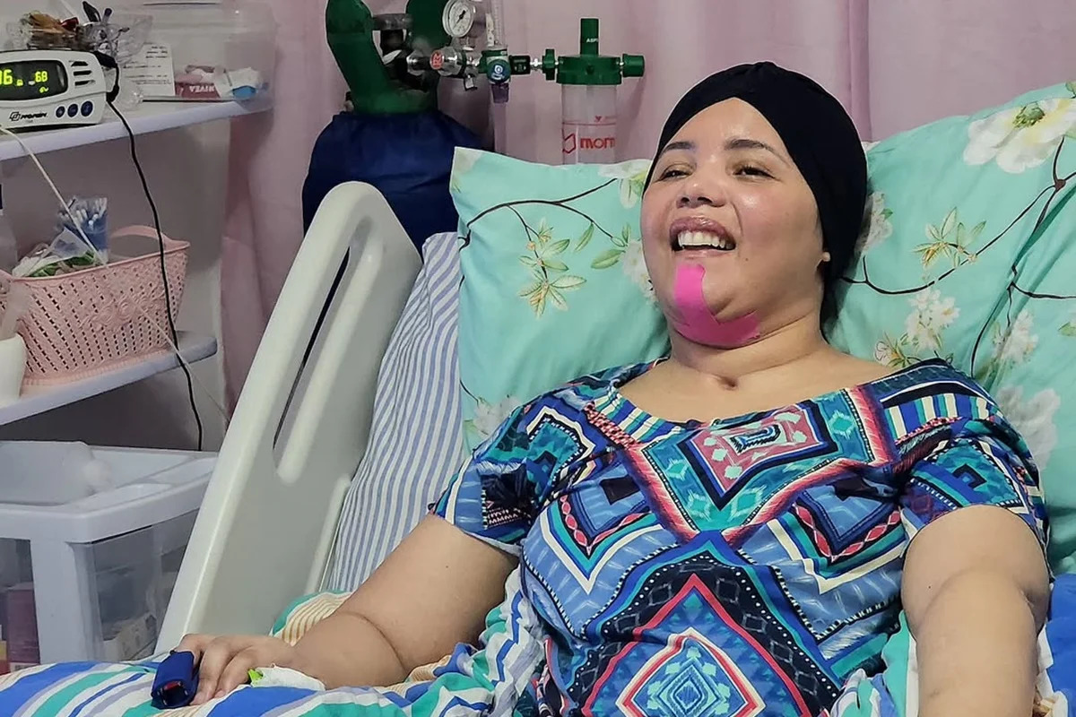 Com graves sequelas, a cantora Amanda Wanessa vive, atualmente, na cama/ Reprodução/Redes Sociais 
