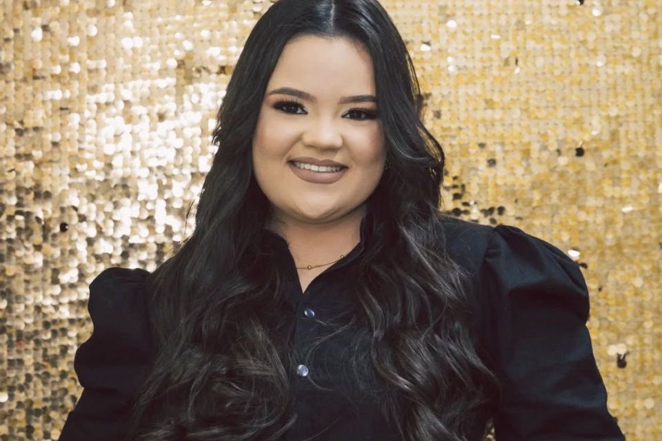 Quem era Júlia Moraes, a jovem vítima de acidente fatal com van de universitários no Agreste/Foto: Arquivo pessoal/Instagram