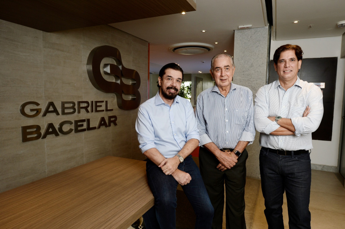 O fundador Gabriel Bacelar com os s&oacute;cios-diretores Durval e Bruno Bacelar (Divulga&ccedil;&atilde;o/Armando Artoni)