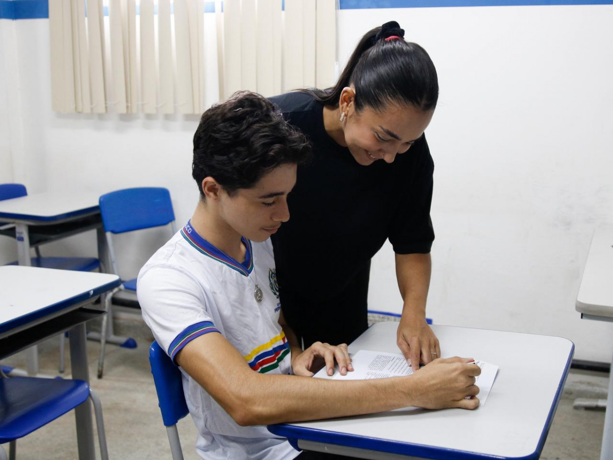 Resolver provas anteriores faz com que os estudantes se adaptem melhor ao Enem (Marina Torres/DP Foto)