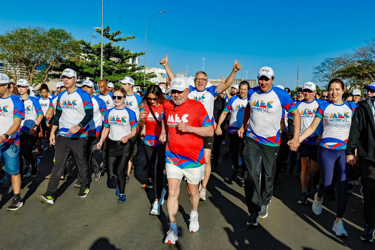 Presidente da República, Luiz Inácio Lula da Silva, durante a participação na Corrida e Caminhada MEC 95 anos, na Esplanada dos Ministérios. Brasília - DF (Ricardo Stuckert / PR) Presidente da República, Luiz Inácio Lula da Silva, durante a participação na Corrida e Caminhada MEC 95 anos, na Esplanada dos Ministérios. Brasília - DF/Ricardo Stuckert / PR